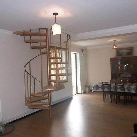 Hotel Nini Kazbegi Extérieur photo