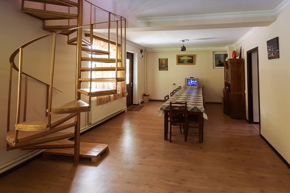 Hotel Nini Kazbegi Extérieur photo